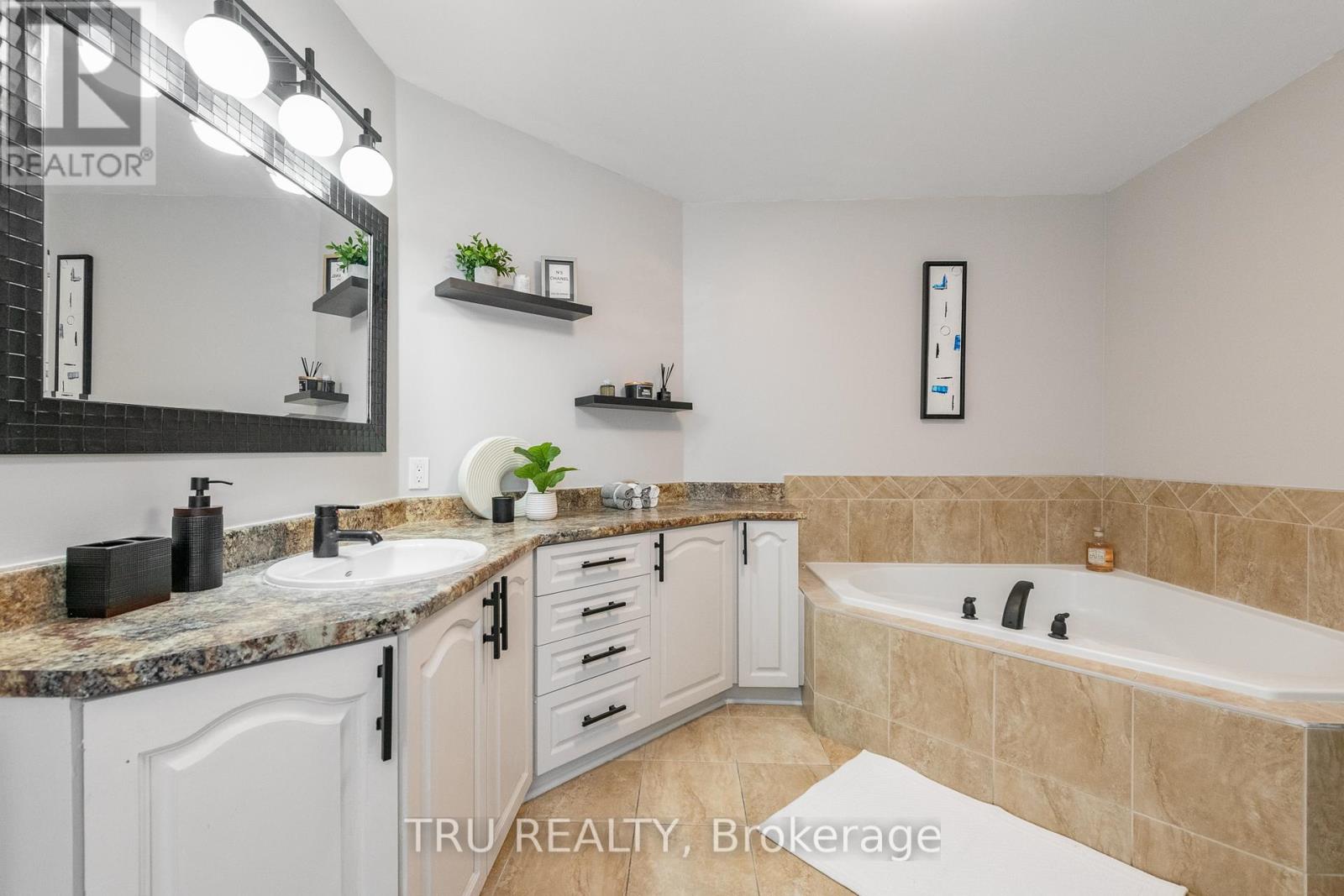 52 SOUTH INDIAN DRIVE - Image 17