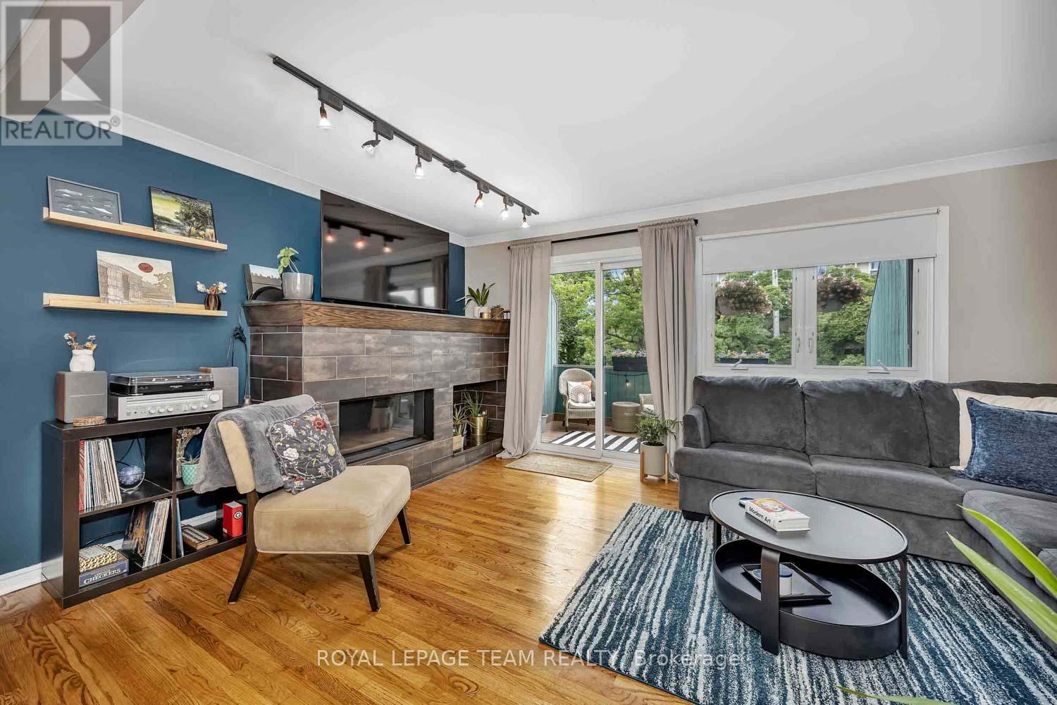 3 Bed, 2 Bath House for Sale in Ottawa – 215 BOOTH STREET, Ottawa – MLS# X13462400 - Image 10