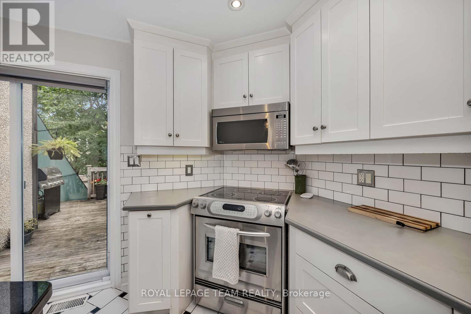 3 Bed, 2 Bath House for Sale in Ottawa – 215 BOOTH STREET, Ottawa – MLS# X13462400 - Image 18