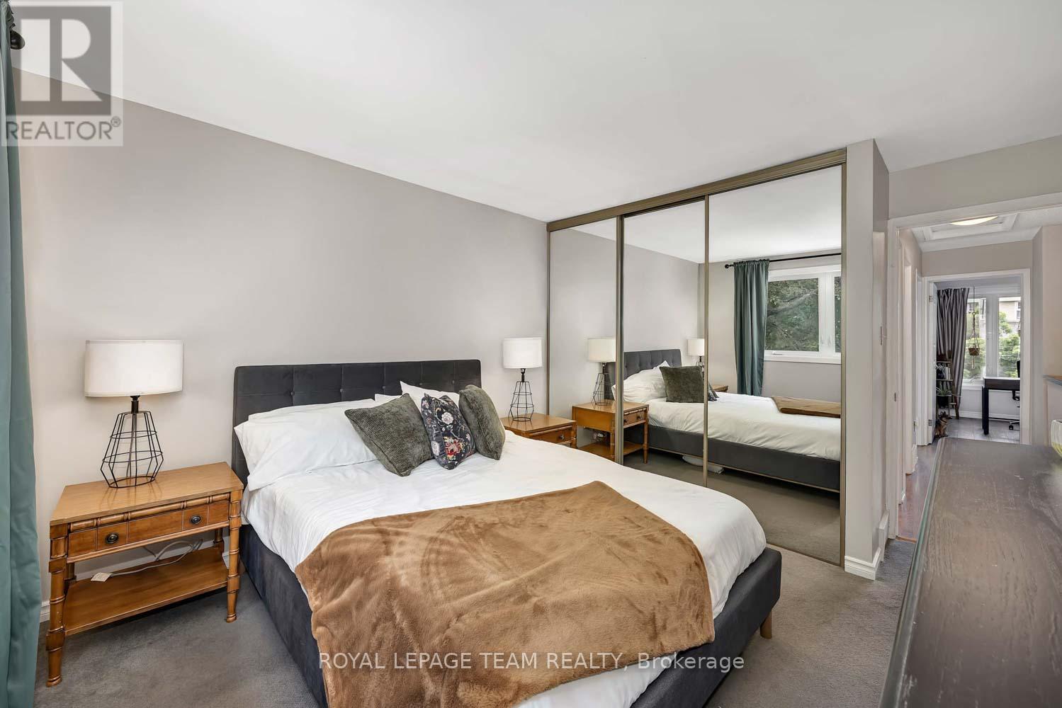 3 Bed, 2 Bath House for Sale in Ottawa – 215 BOOTH STREET, Ottawa – MLS# X13462400 - Image 28