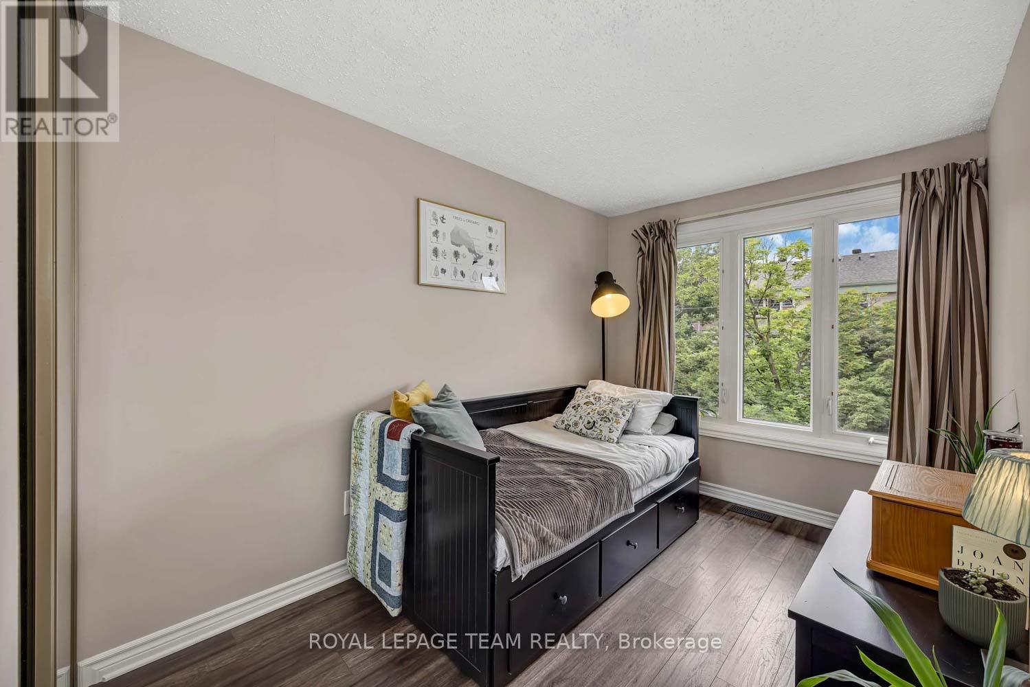 3 Bed, 2 Bath House for Sale in Ottawa – 215 BOOTH STREET, Ottawa – MLS# X13462400 - Image 30