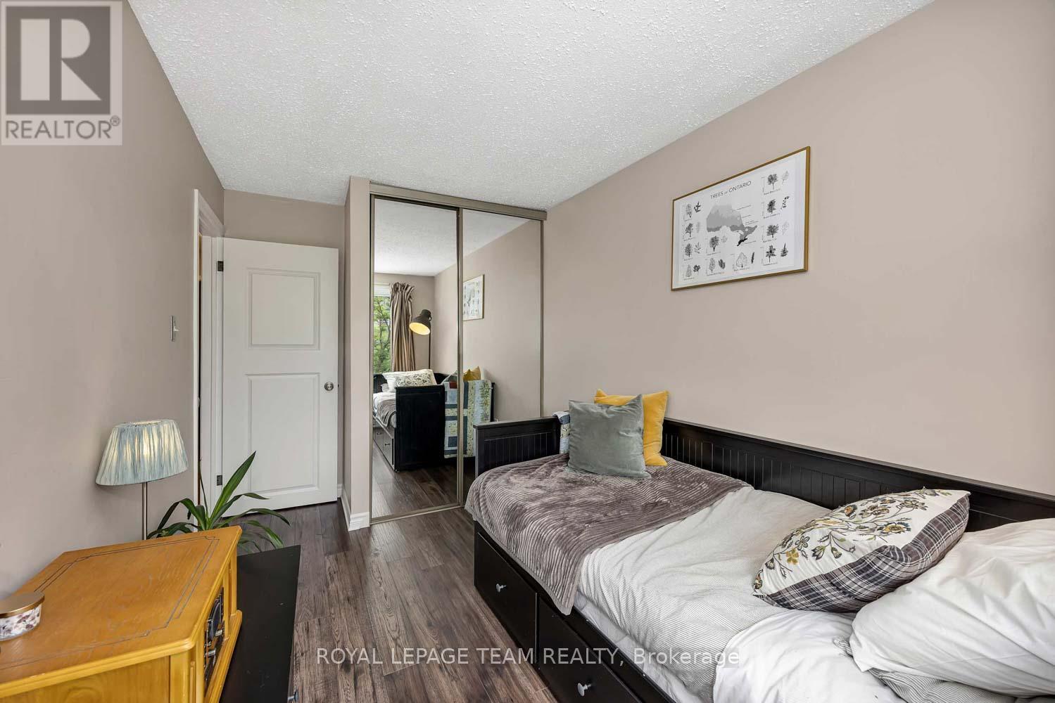 3 Bed, 2 Bath House for Sale in Ottawa – 215 BOOTH STREET, Ottawa – MLS# X13462400 - Image 31