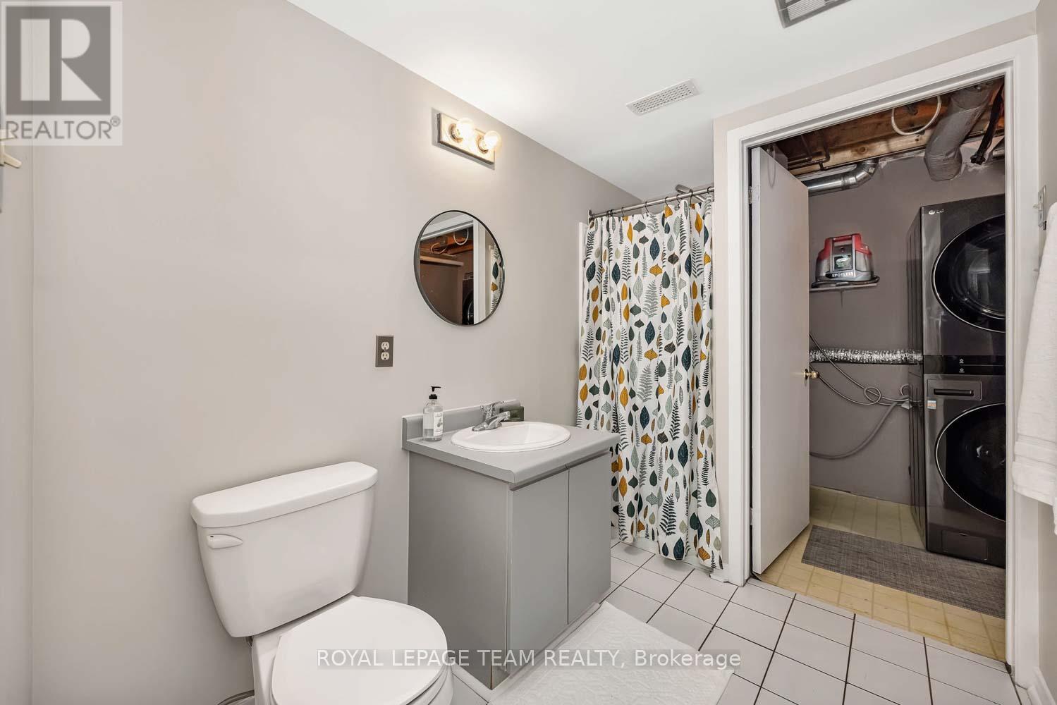 3 Bed, 2 Bath House for Sale in Ottawa – 215 BOOTH STREET, Ottawa – MLS# X13462400 - Image 7