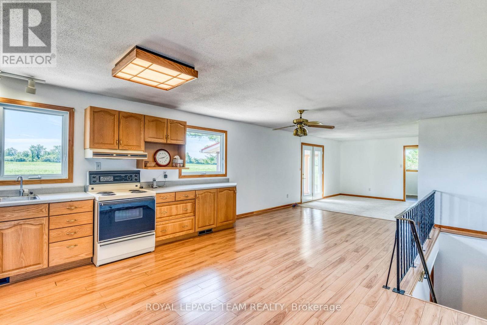 399 RAE ROAD - 11