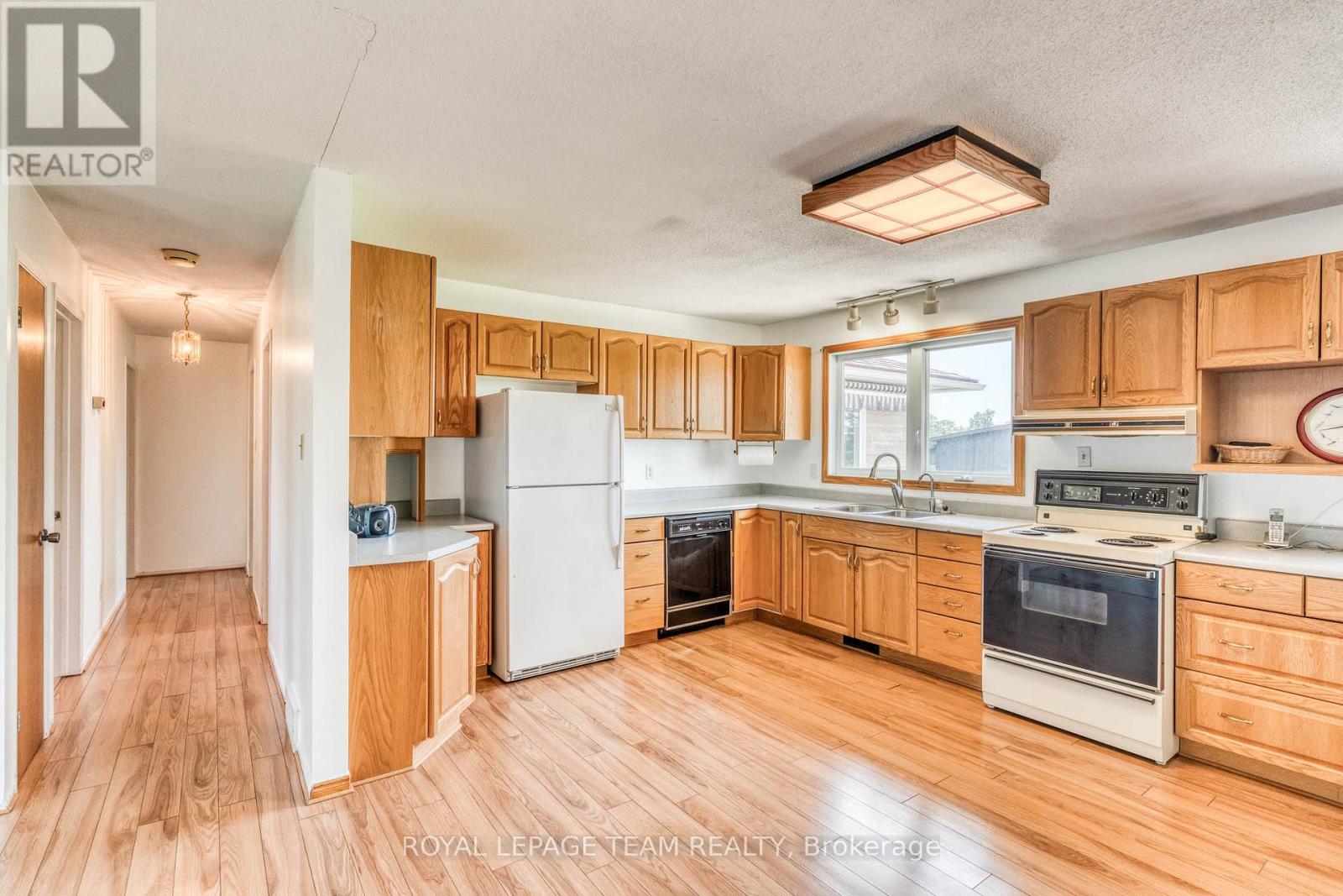399 RAE ROAD - 12