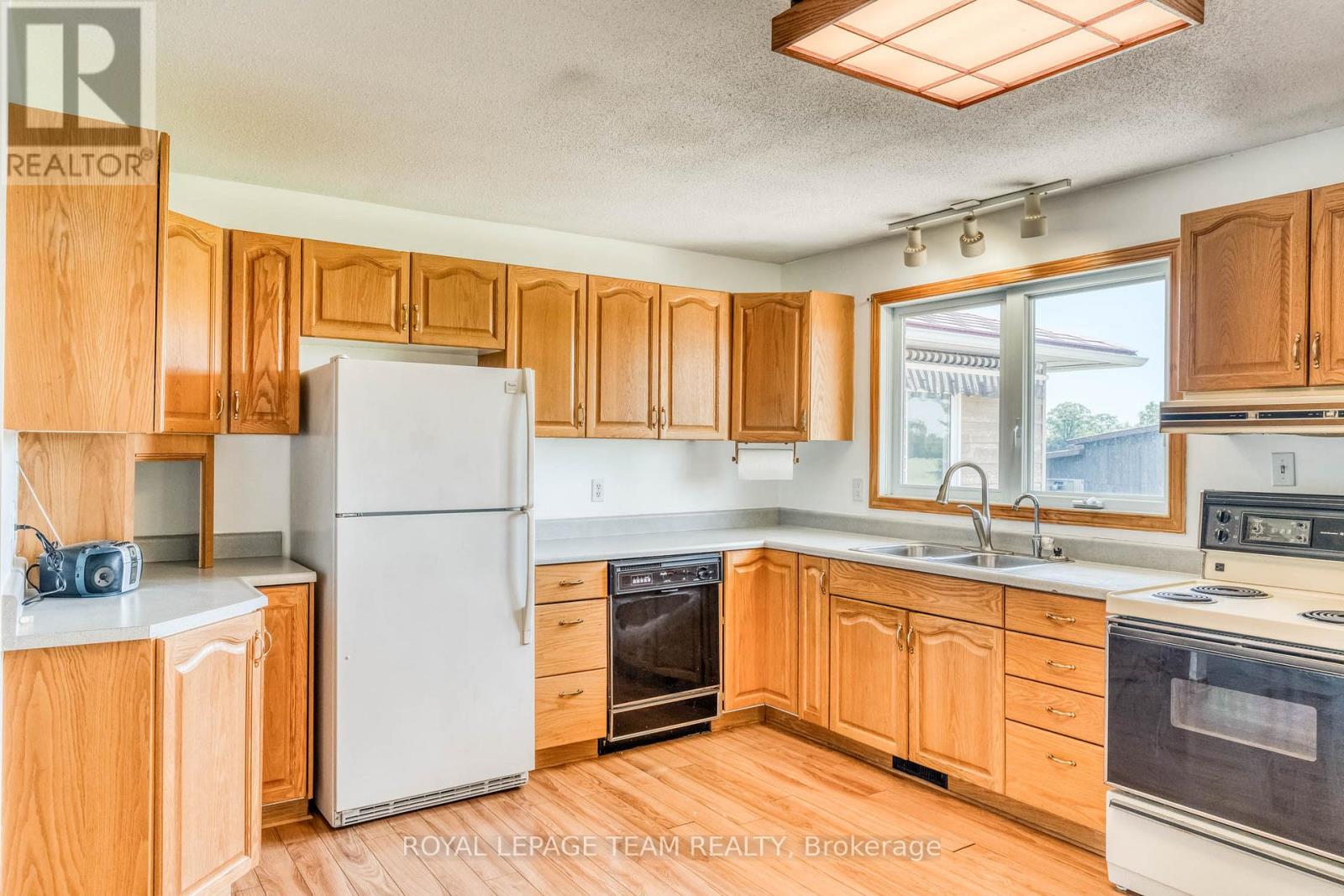 399 RAE ROAD - 13