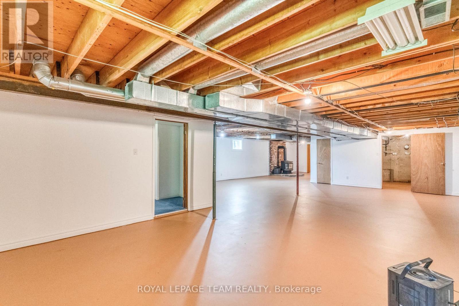 399 RAE ROAD - 30