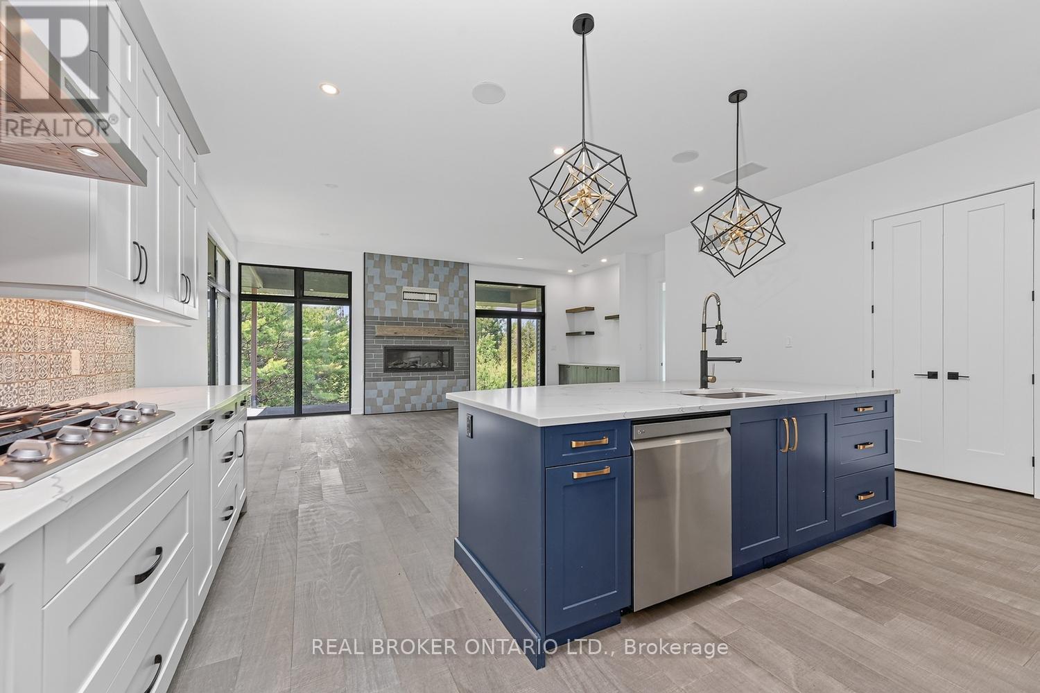 2068 RICHMOND ROAD - 12