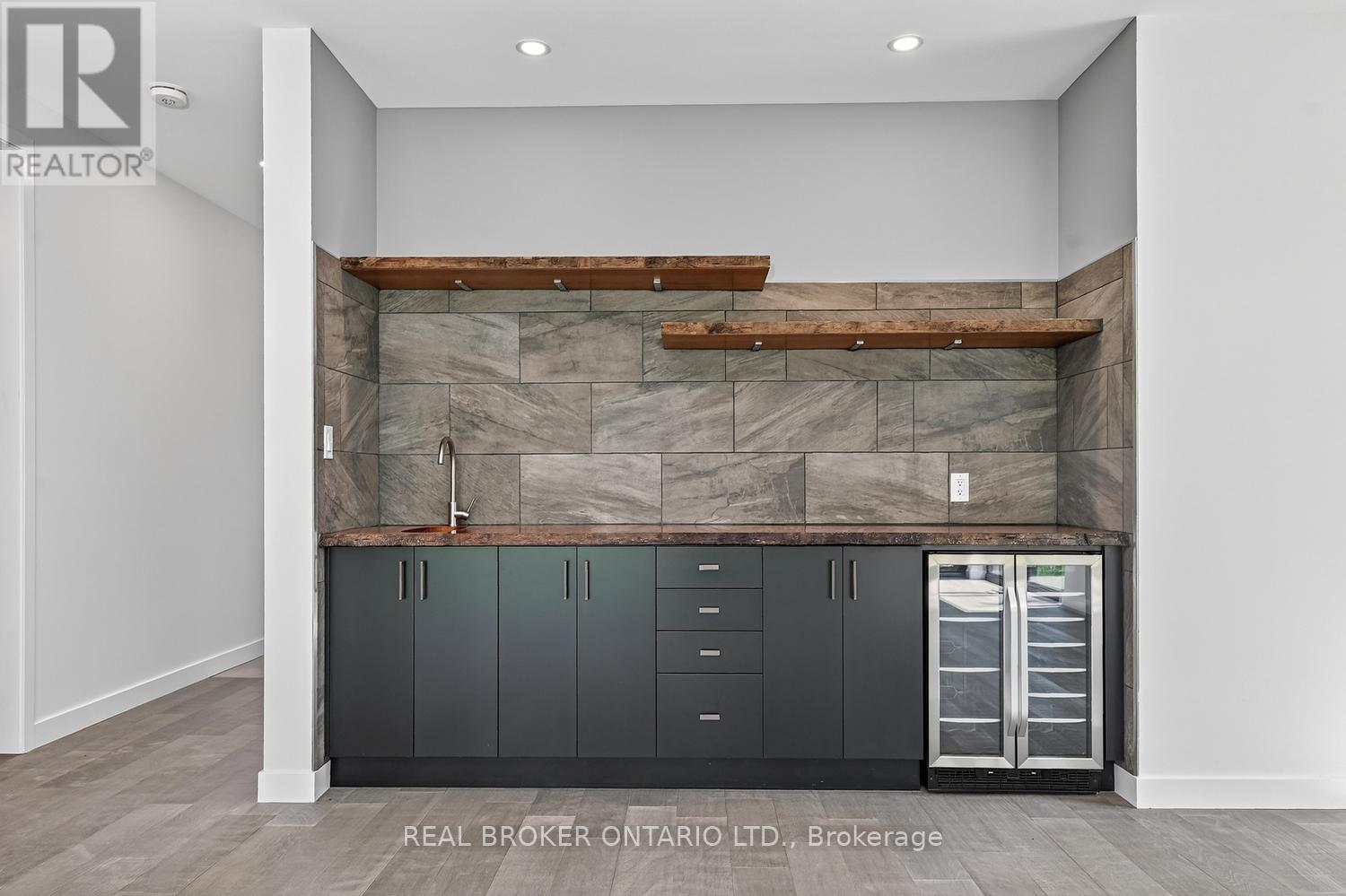 2068 RICHMOND ROAD - 20