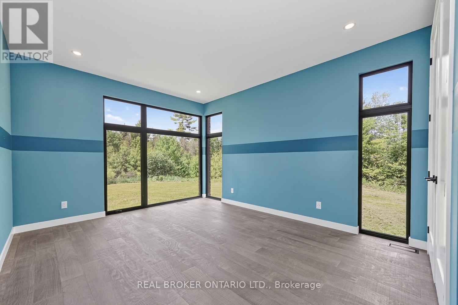 2068 RICHMOND ROAD - 23