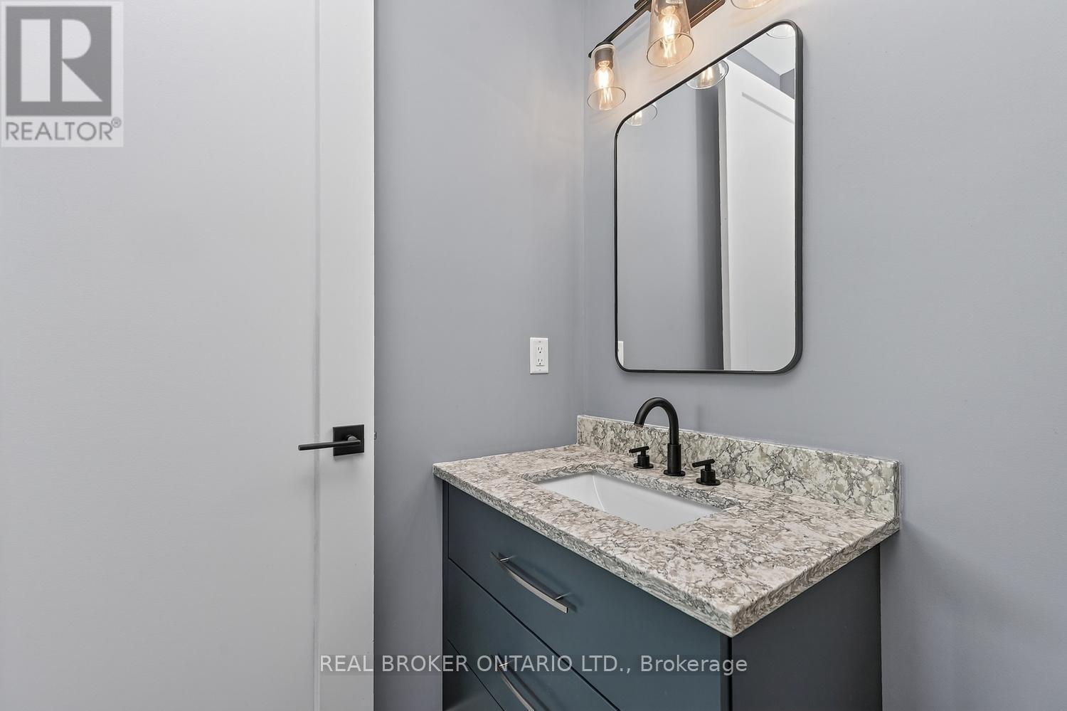 2068 RICHMOND ROAD - 24