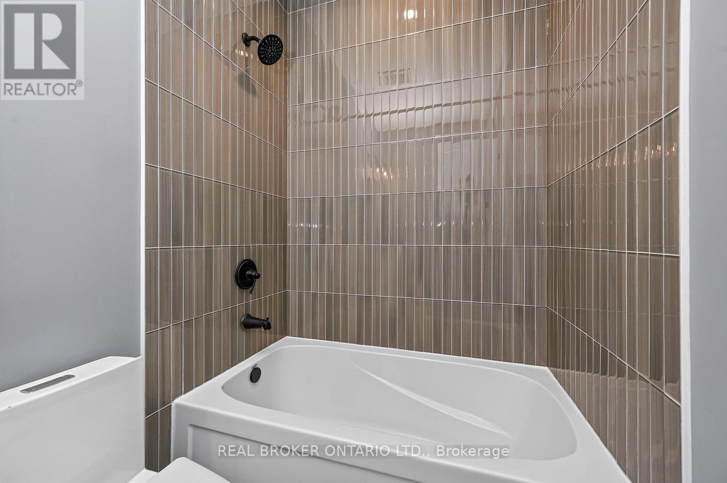 2068 RICHMOND ROAD - 25