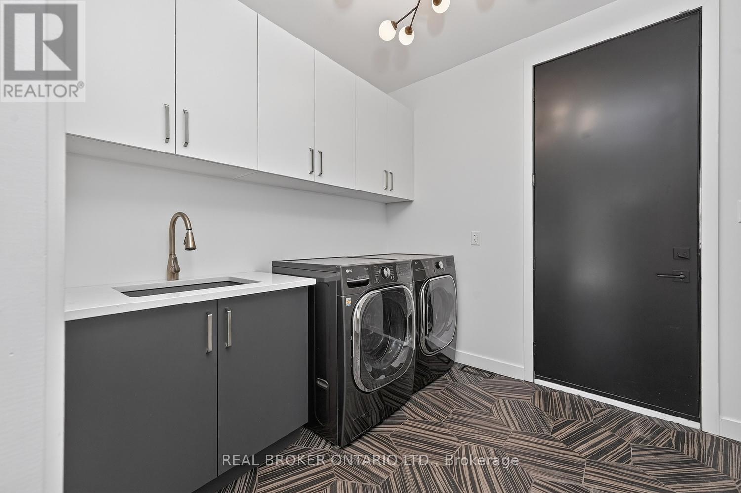 2068 RICHMOND ROAD - 26