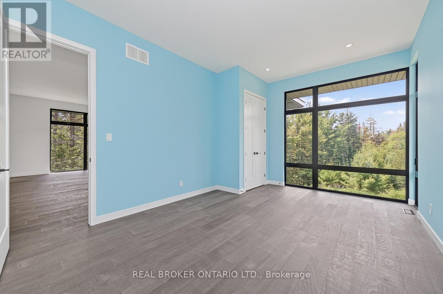 2068 RICHMOND ROAD - 33