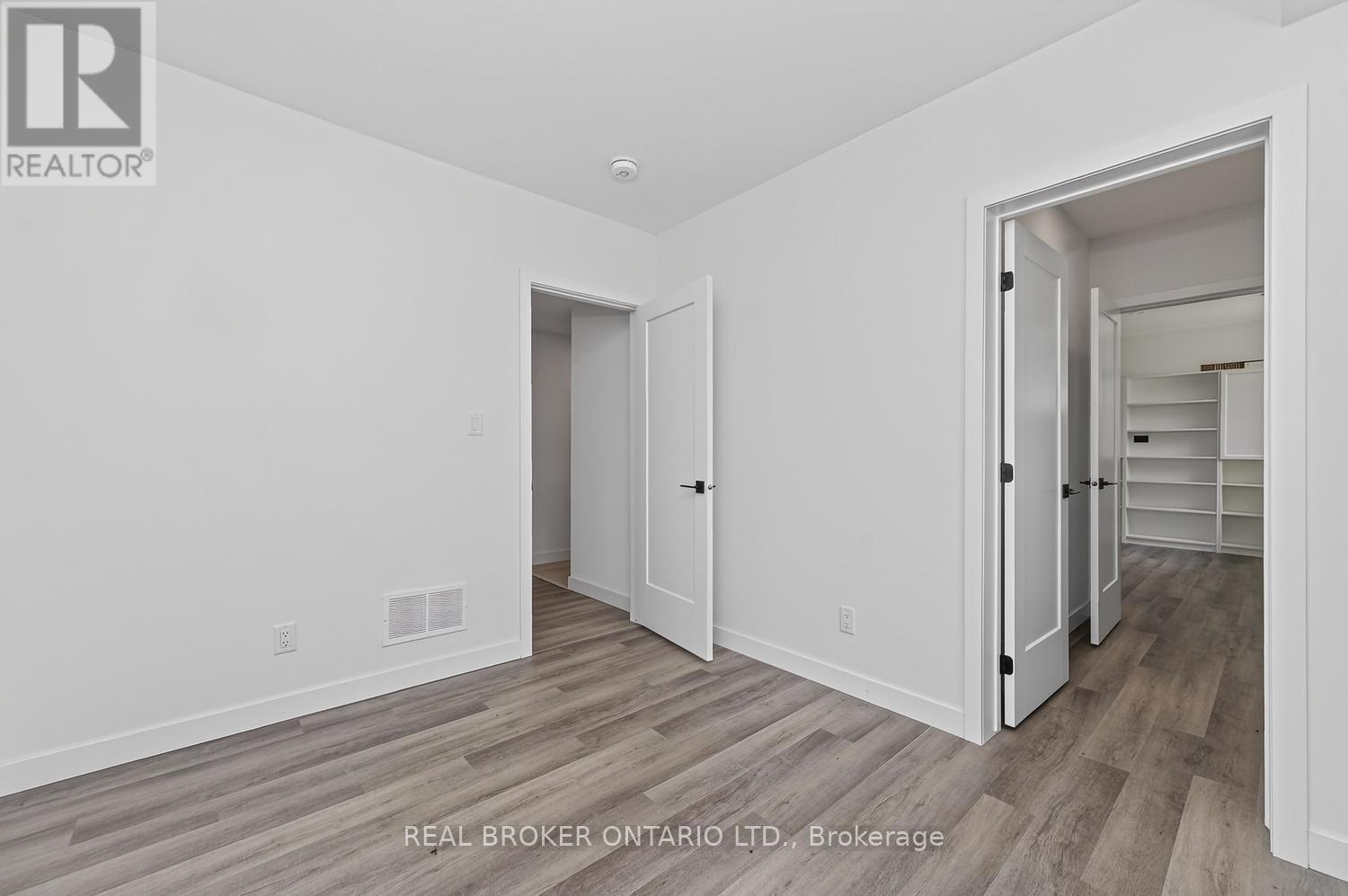 2068 RICHMOND ROAD - 34