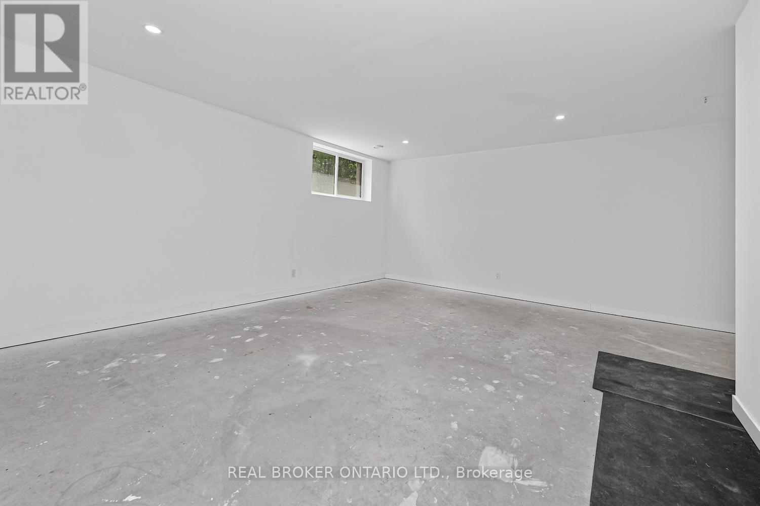 2068 RICHMOND ROAD - 37
