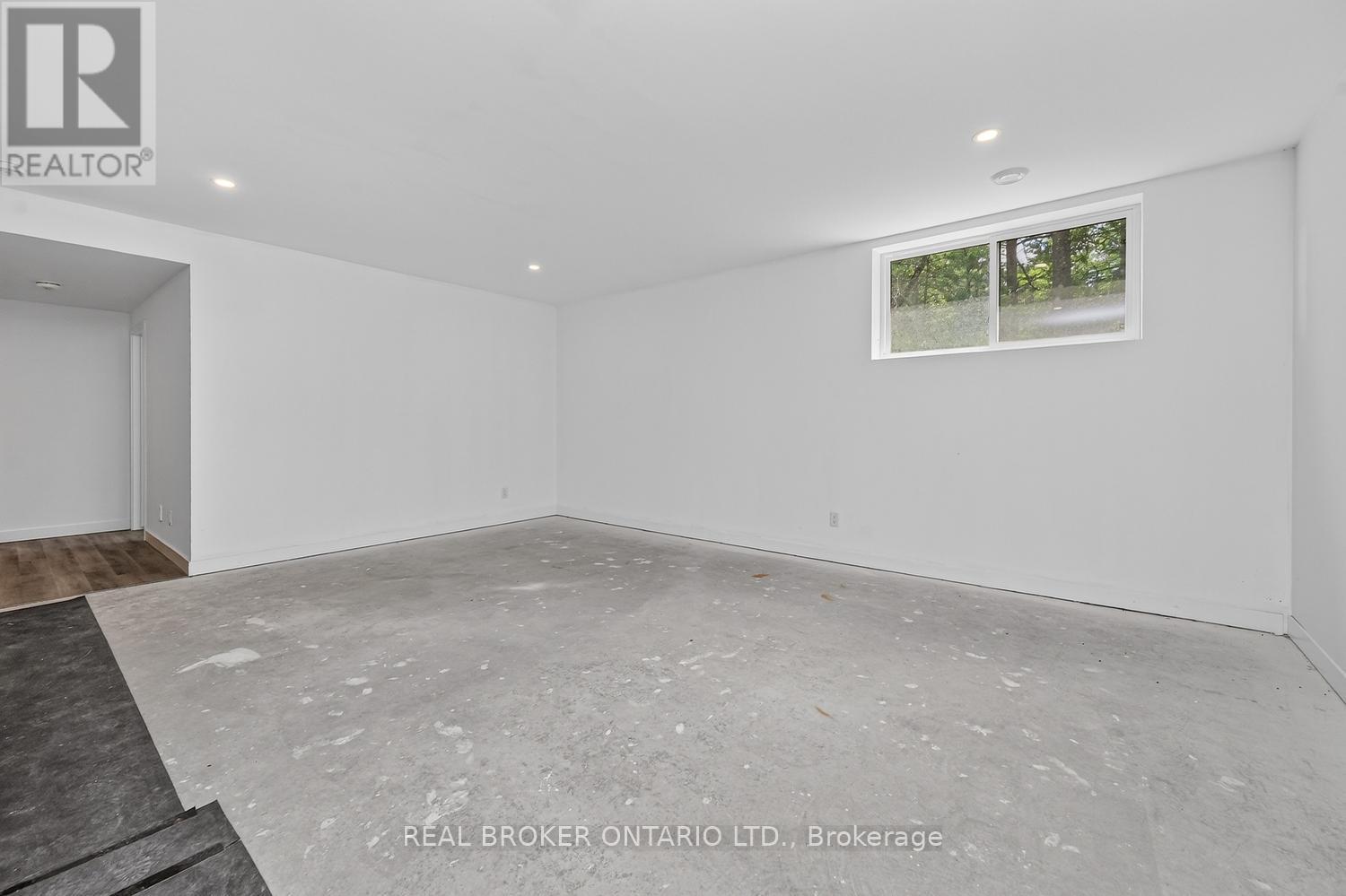 2068 RICHMOND ROAD - 38