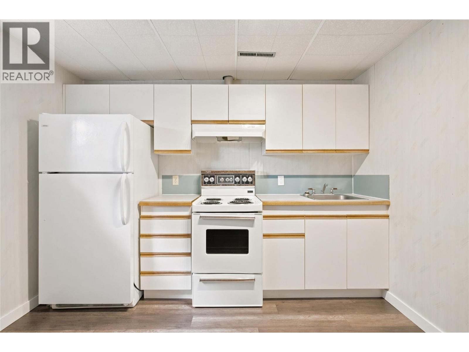 210 Ash Street - 27