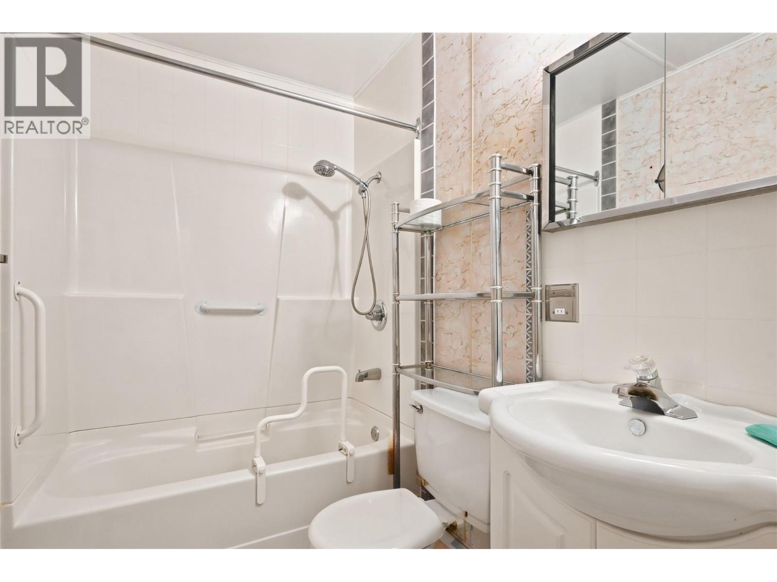 210 Ash Street - 17