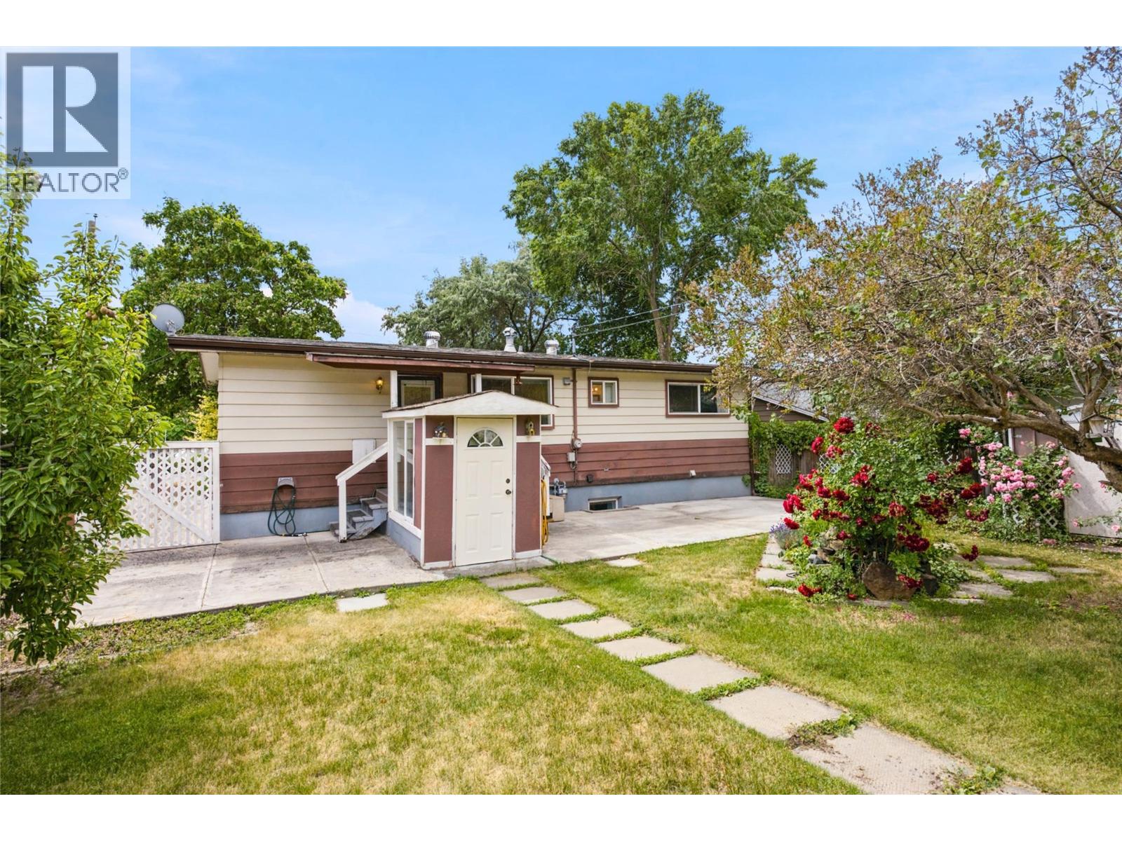 210 Ash Street - 40