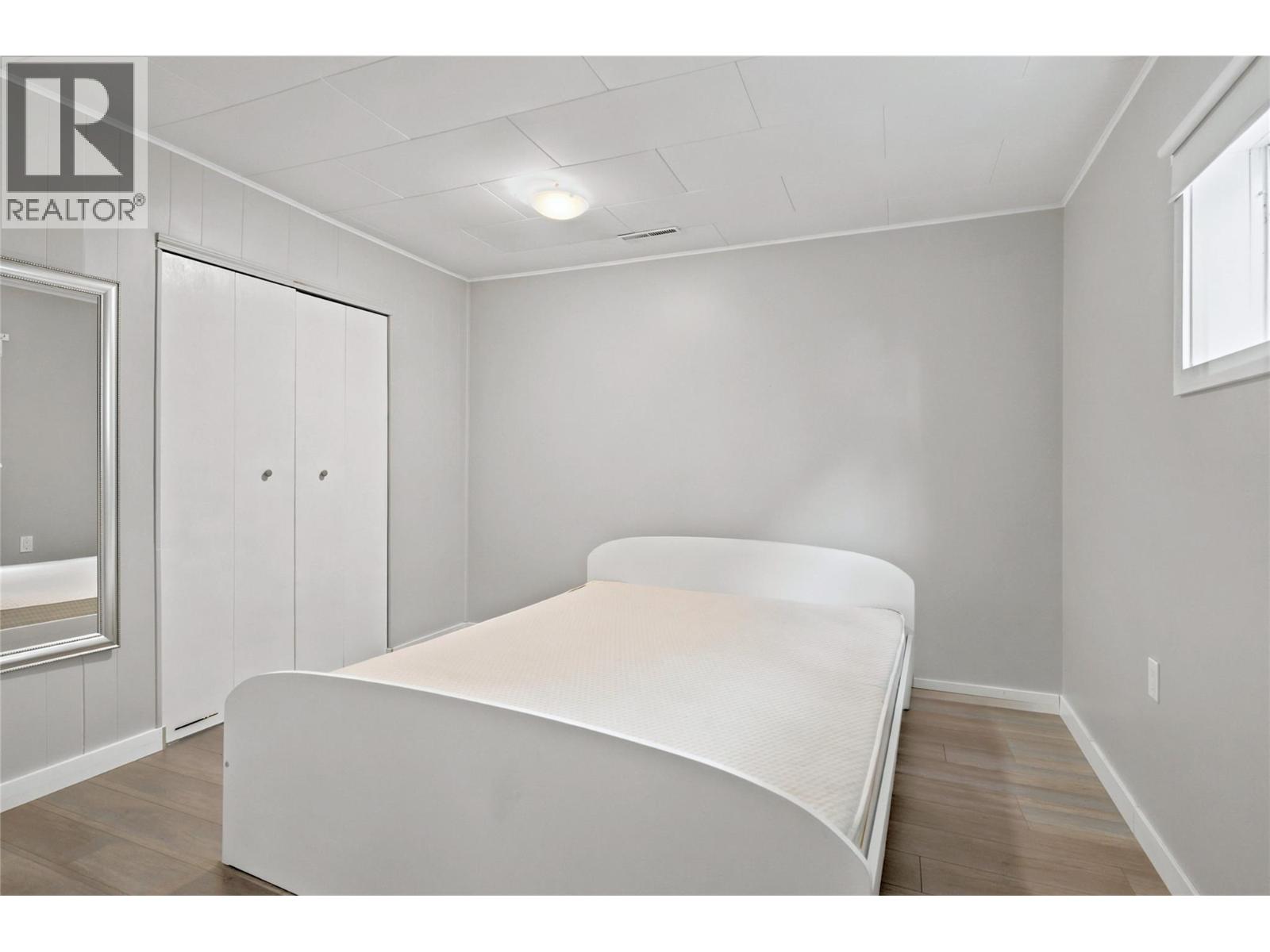 210 Ash Street - 24
