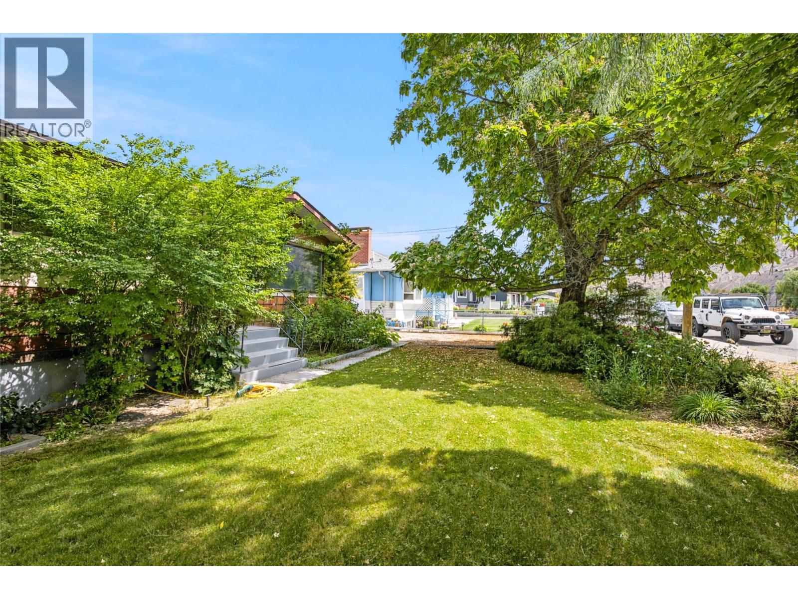 210 Ash Street - 32