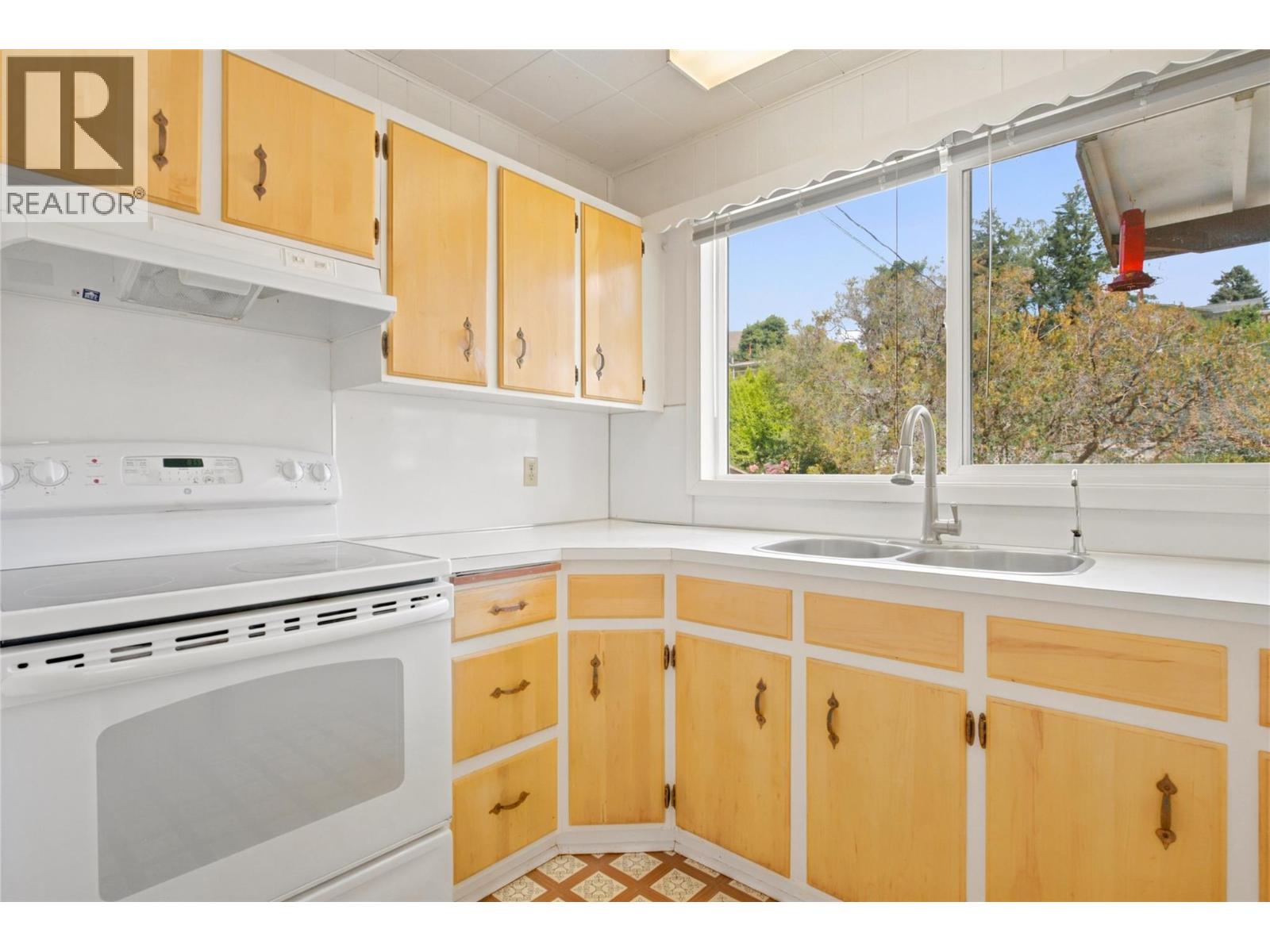 210 Ash Street - 11