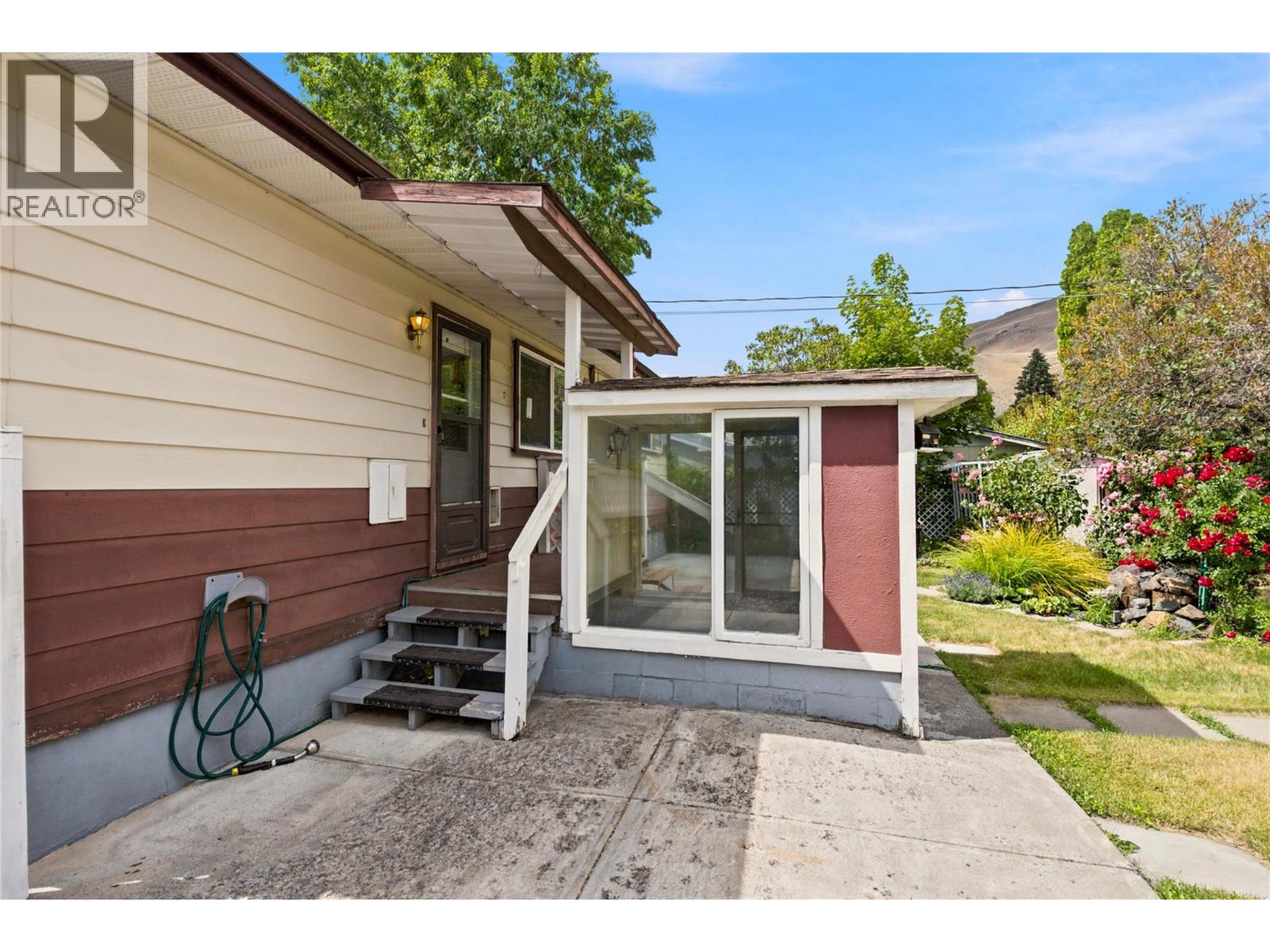 210 Ash Street - 35
