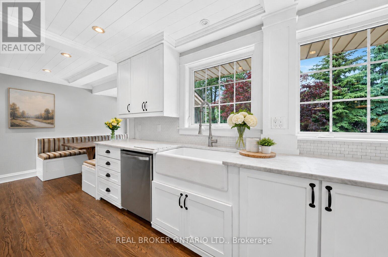 760 KINGSWAY DRIVE - 10