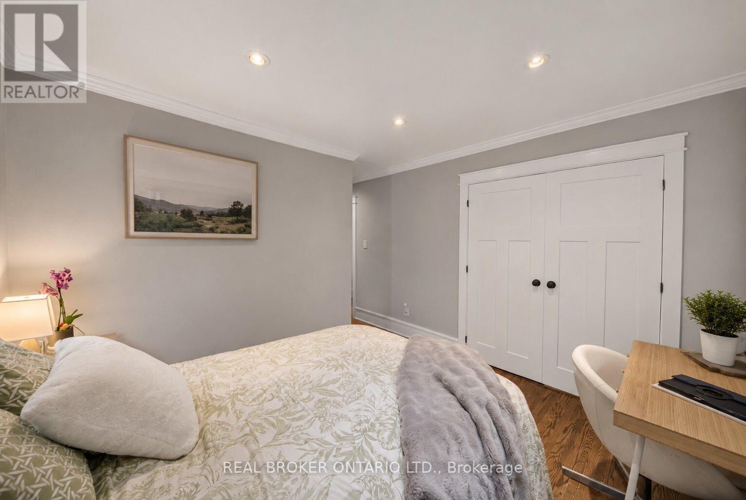 760 KINGSWAY DRIVE - 18