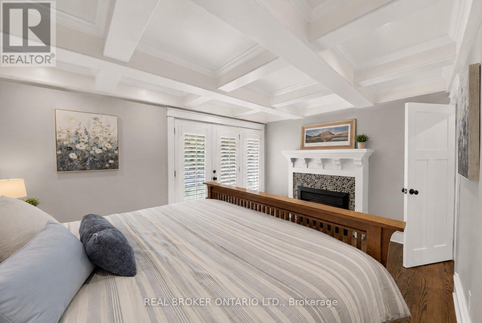 760 KINGSWAY DRIVE - 20