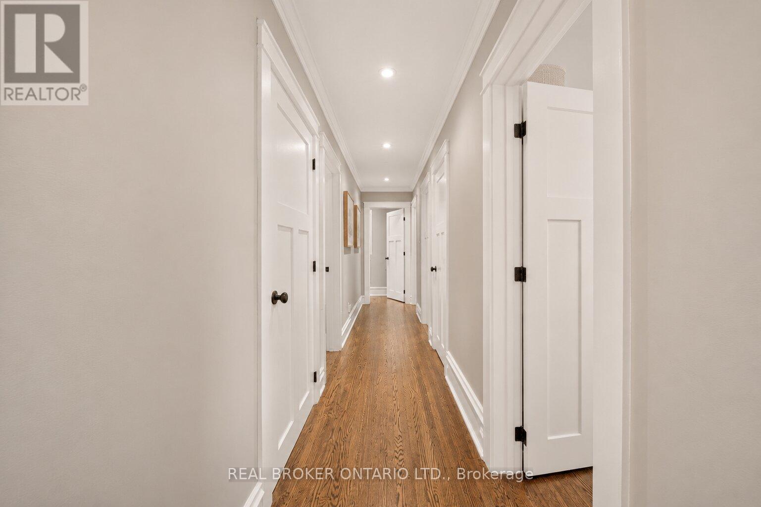 760 KINGSWAY DRIVE - 27
