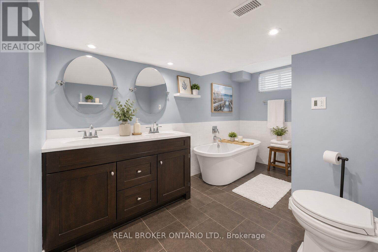 760 KINGSWAY DRIVE - 29