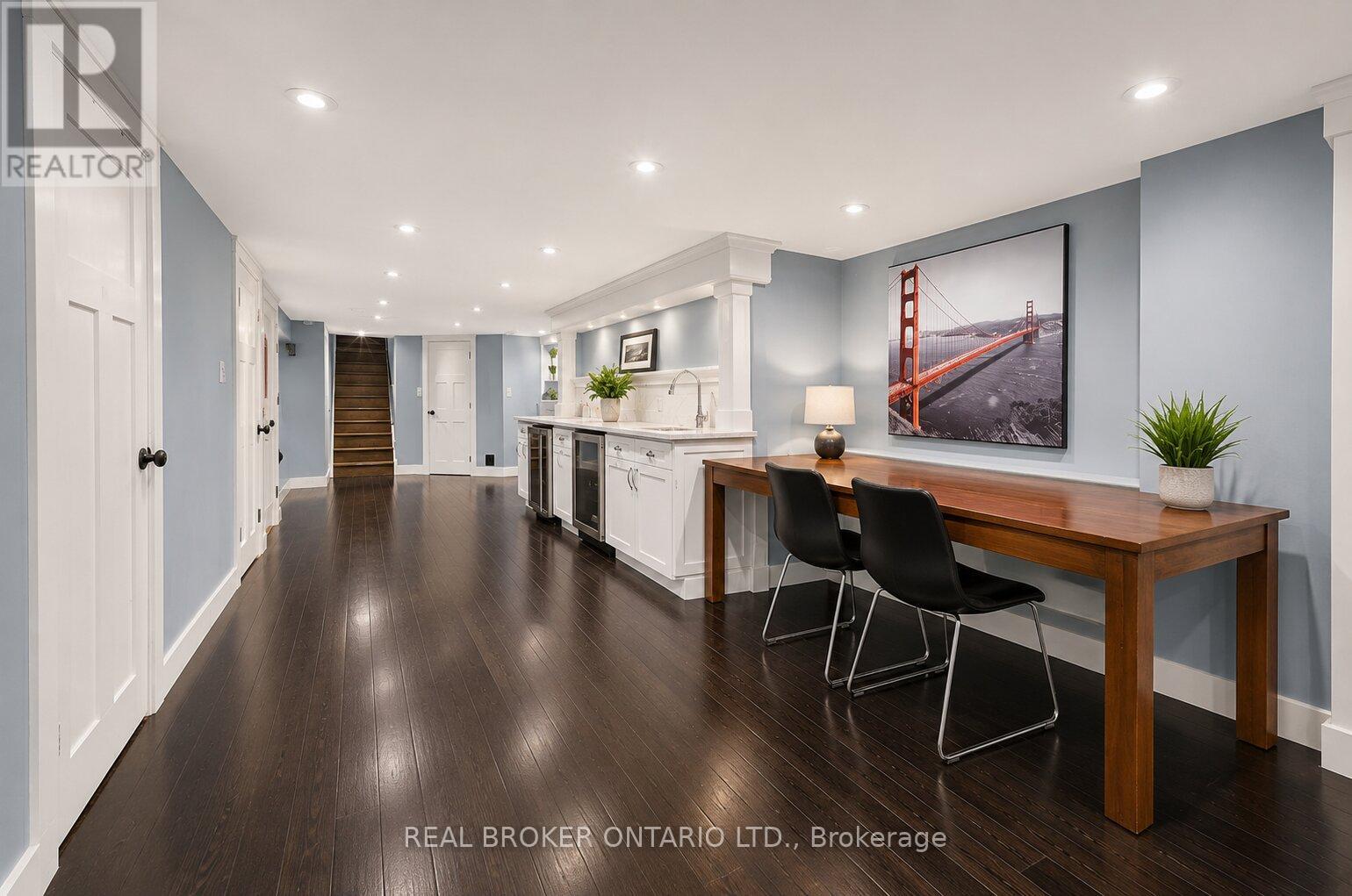 760 KINGSWAY DRIVE - 33
