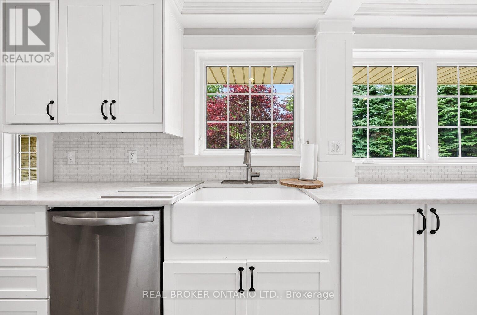 760 KINGSWAY DRIVE - 8