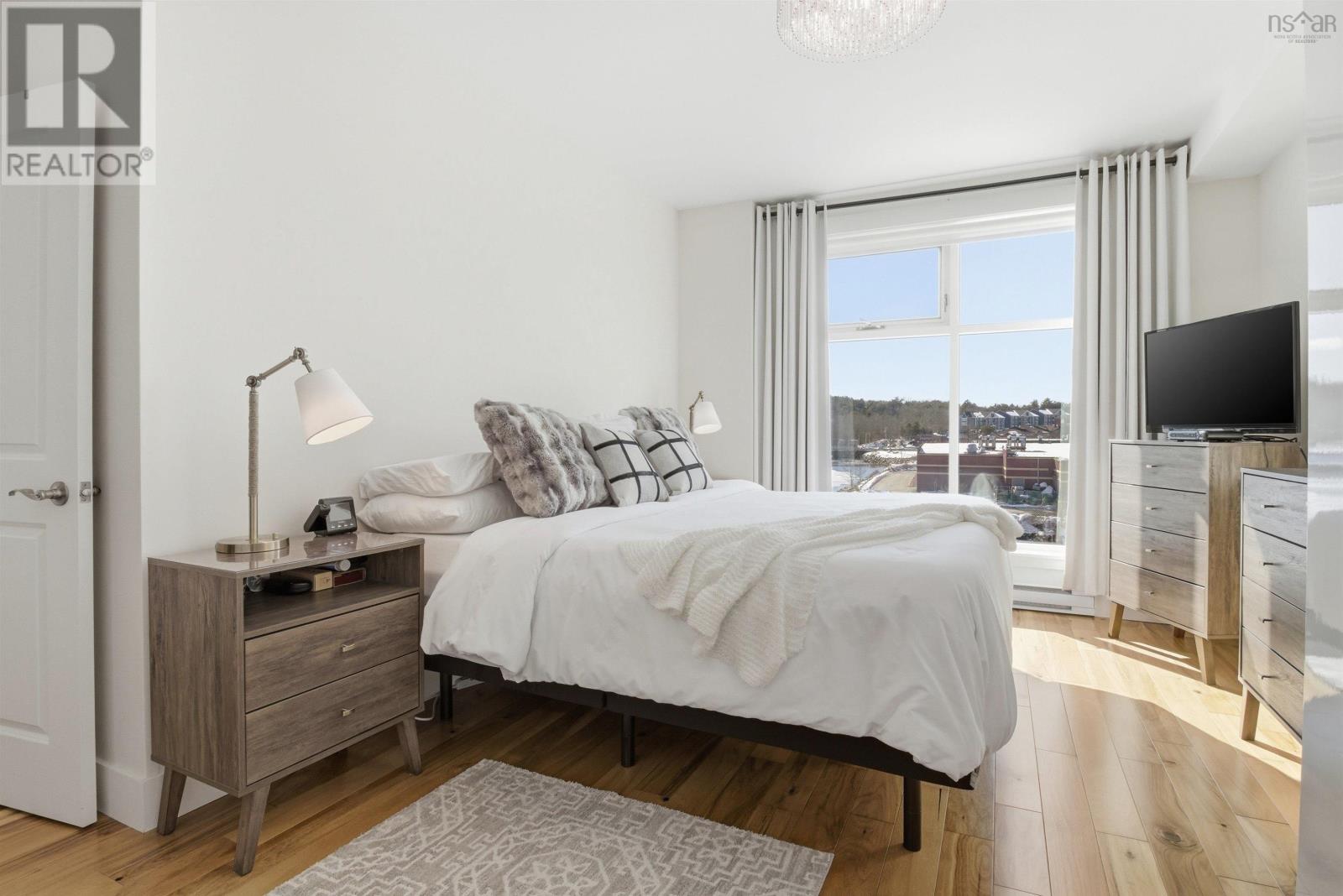 #305 220 Waterfront Drive - 16