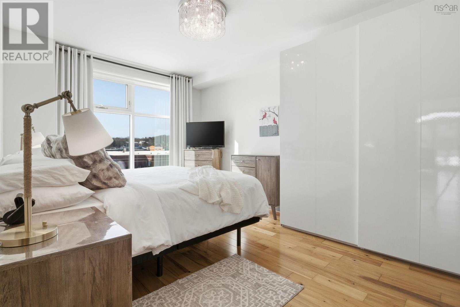 #305 220 Waterfront Drive - 15