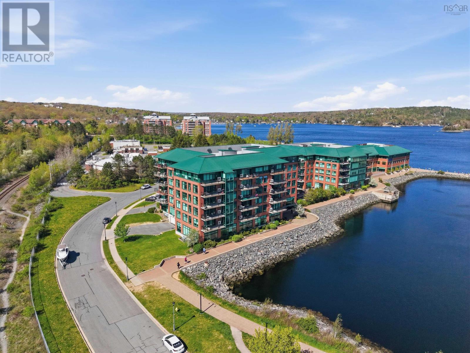 #305 220 Waterfront Drive - 26