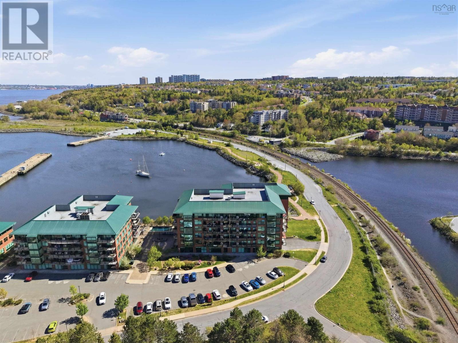 #305 220 Waterfront Drive - 29