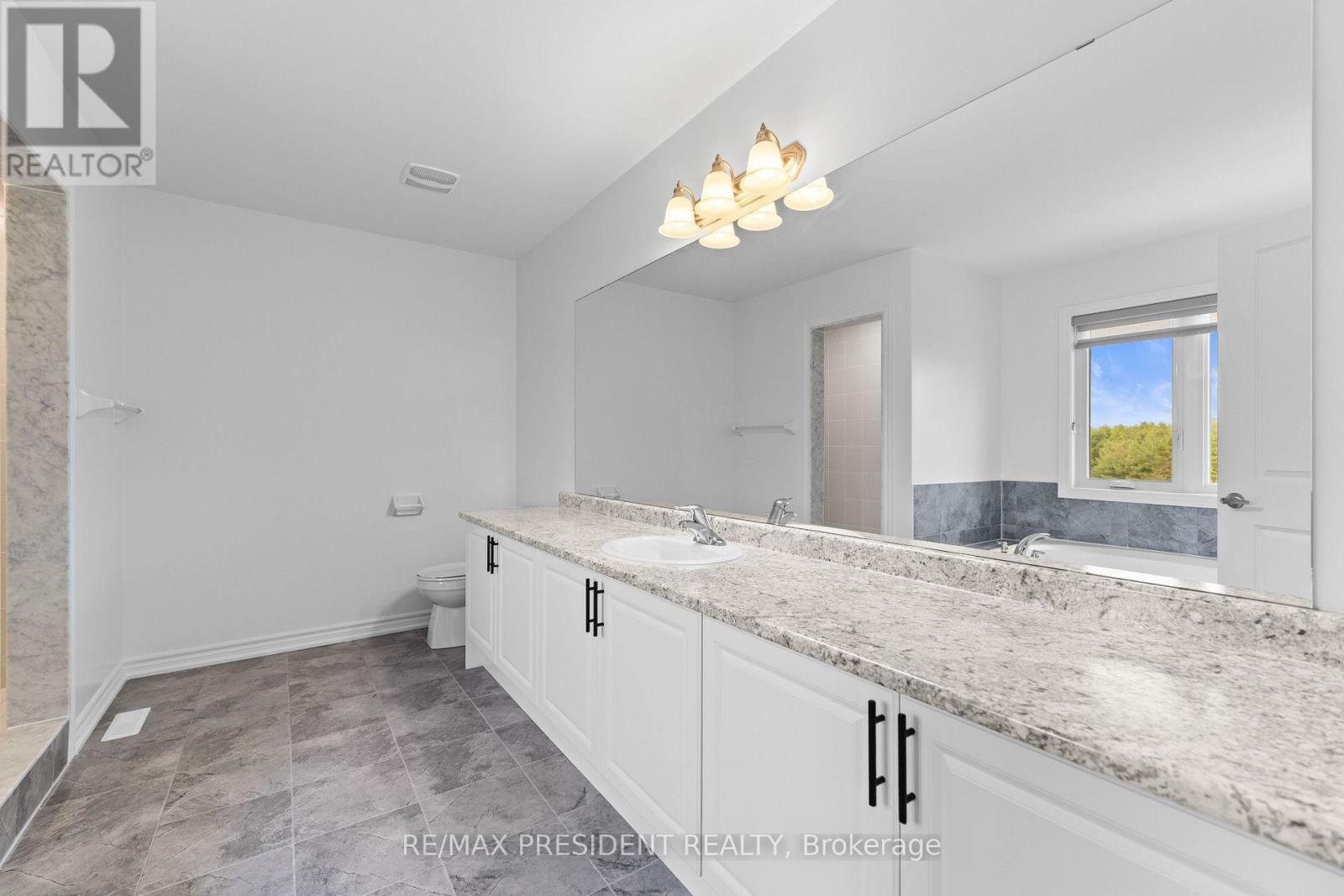 335 RUSSELL STREET - 17