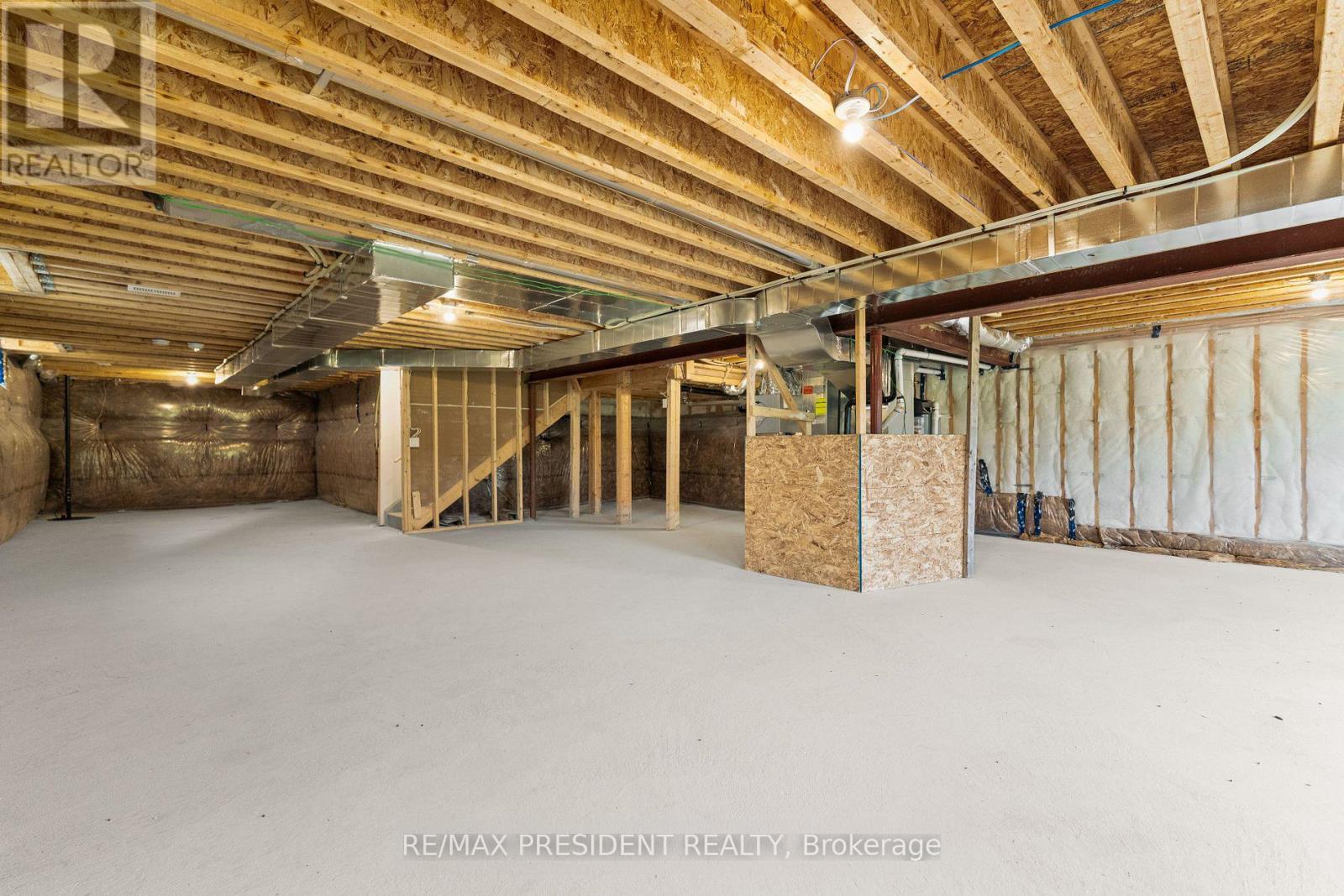 335 RUSSELL STREET - 22