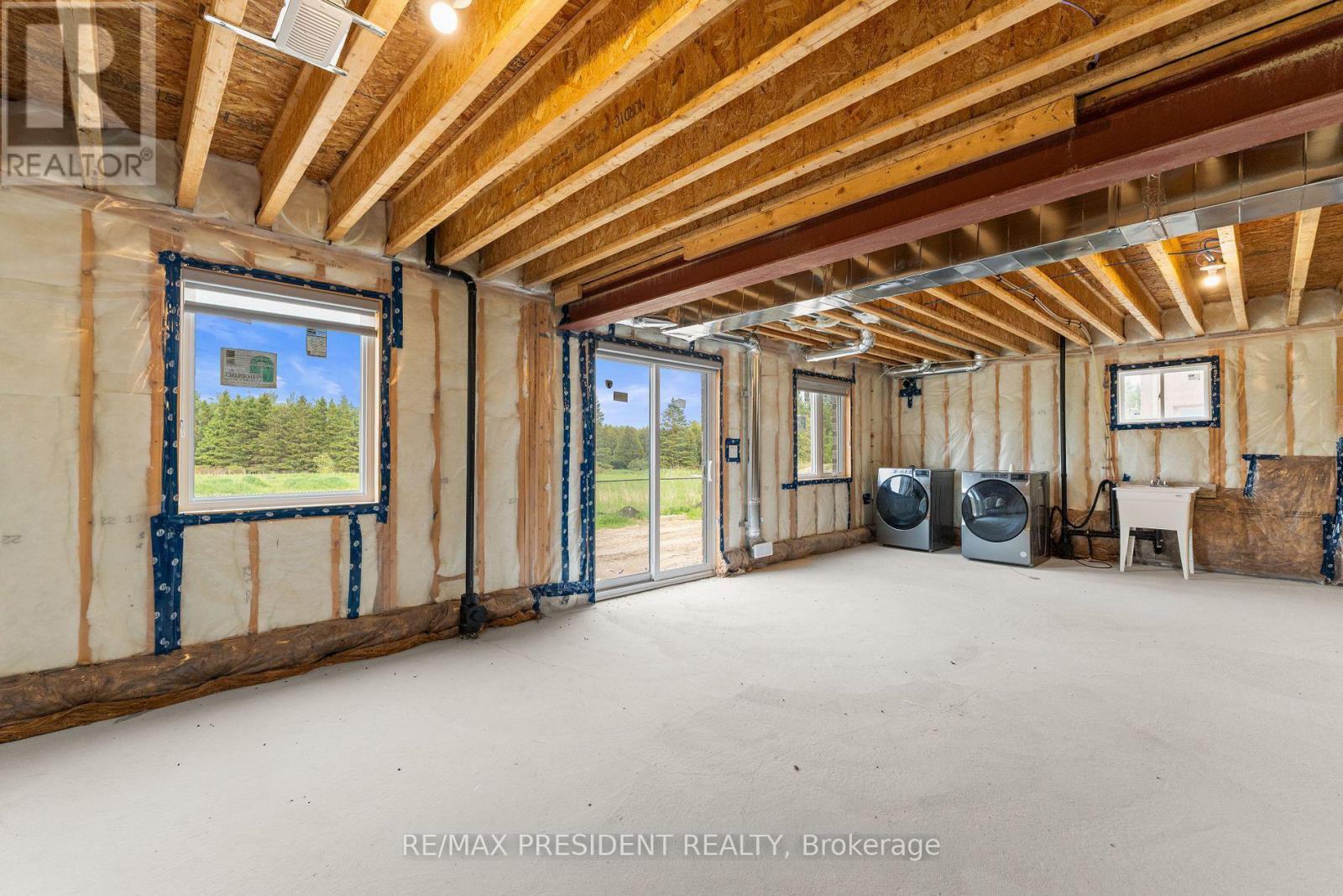 335 RUSSELL STREET - 23