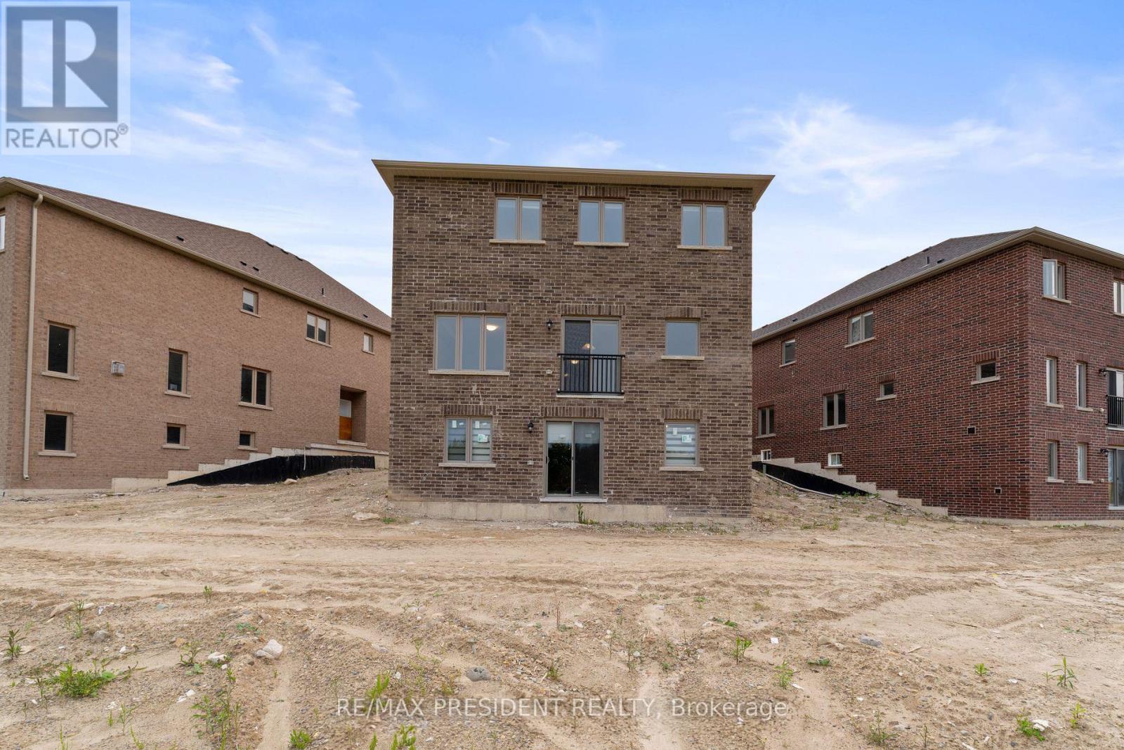 335 RUSSELL STREET - 26