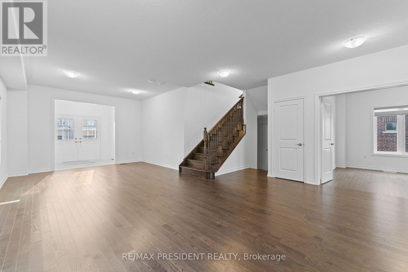 335 RUSSELL STREET - 3