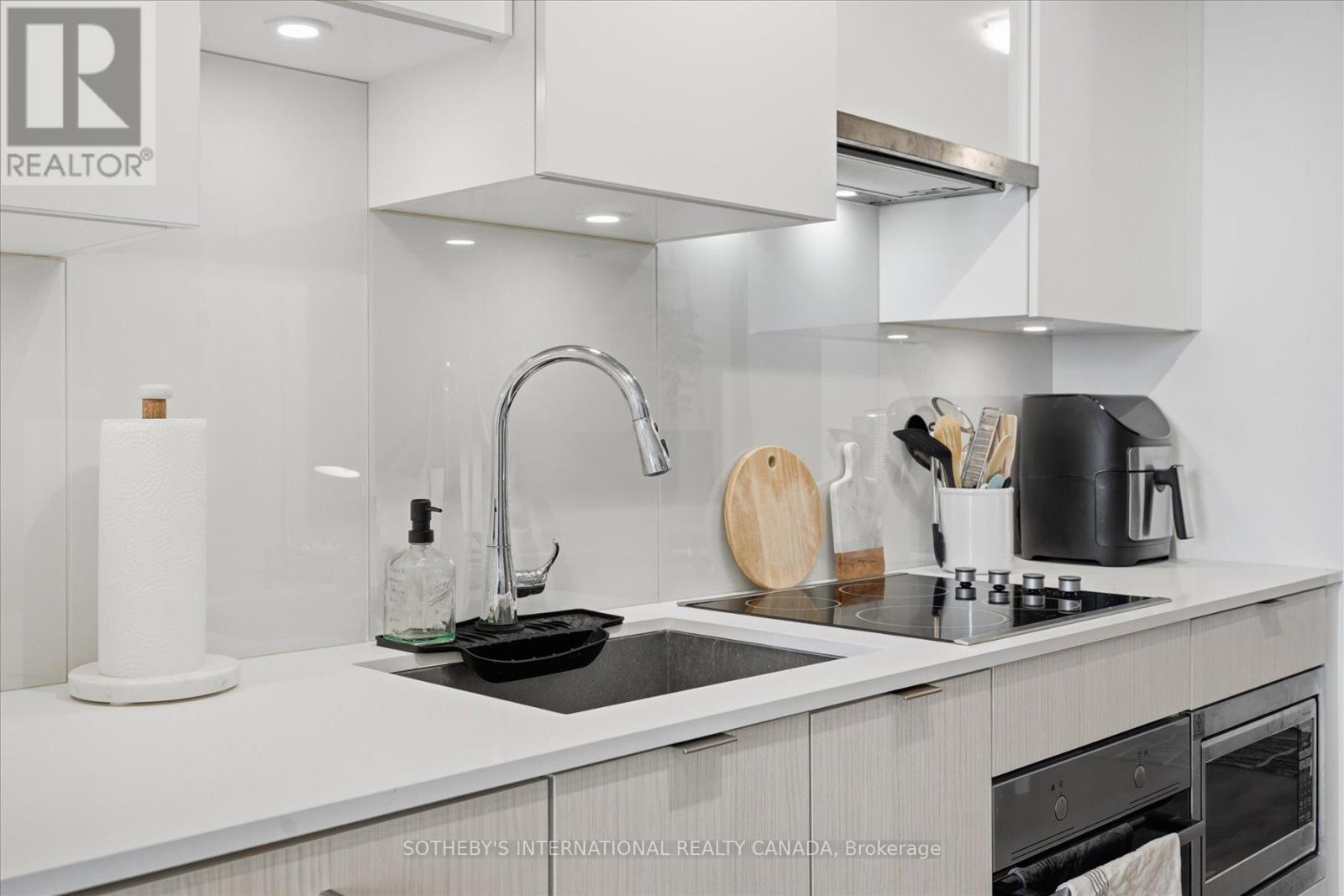 #2307 195 REDPATH AVENUE - 8