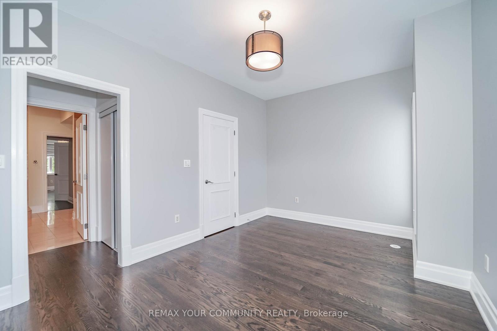 #212 47 YORK MILLS ROAD - 34