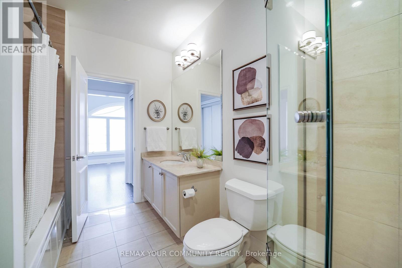 #212 47 YORK MILLS ROAD - 36