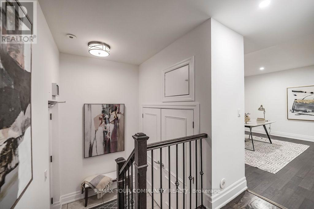 #212 47 YORK MILLS ROAD - 42