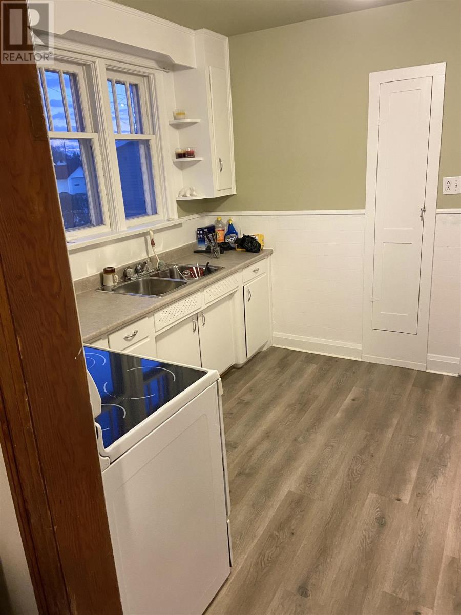 715 May ST N - 6