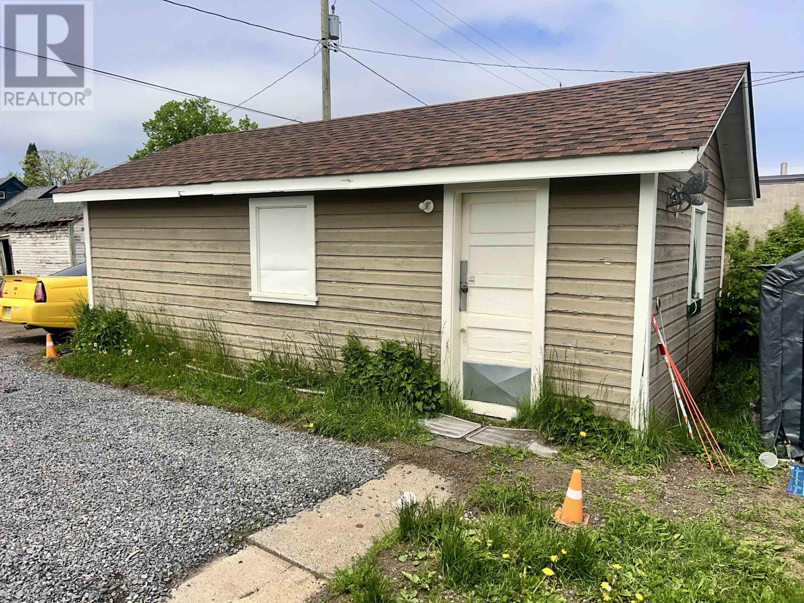 715 May ST N - 25
